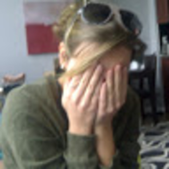 Meet your Posher, Beth - Picture 1 of 1